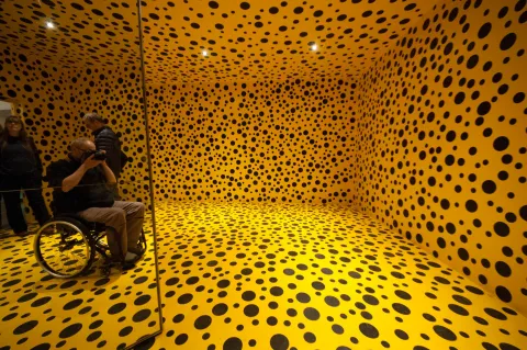 An image from Remebering Kusama